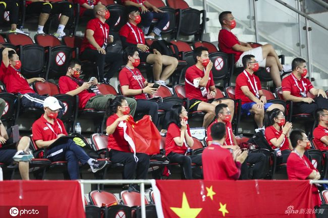 奥斯汀纪事报：《迷失之城》是那种让你短暂逃离烦恼的电影，虽然根本不可能拿奖，但真的非常有趣，太逗了